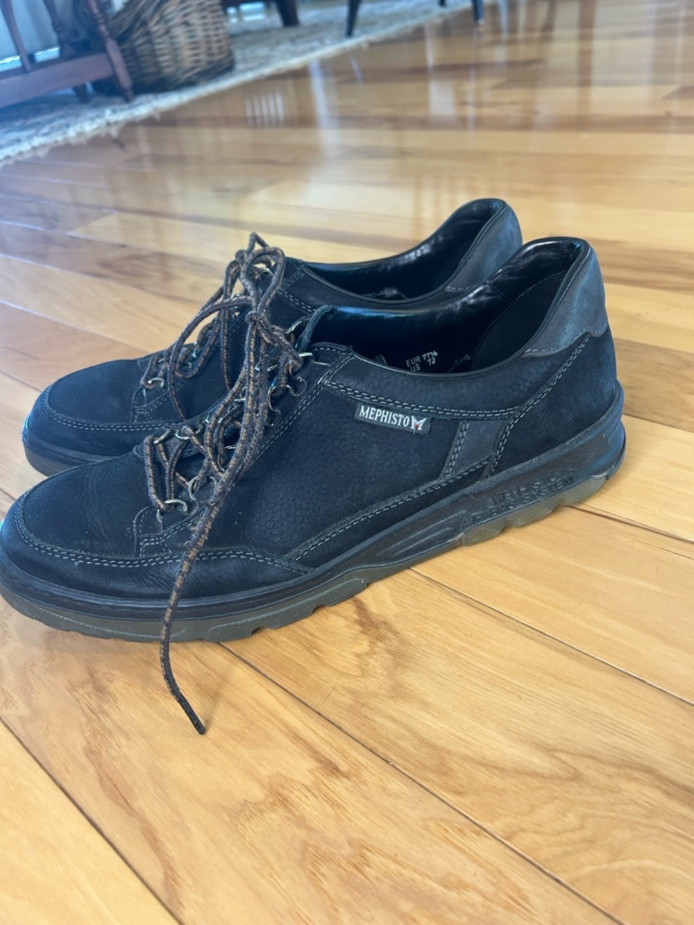 Mephisto Men’s Black Leather/Suede Lace-Up Slip-On Runoff Sneakers